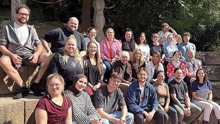 Gruppenfoto des Schulteams der SRH Viktor-Lenel-Schule (SBBZ ESENT) in Neckargemünd zum Schuljahr 2026/2027.